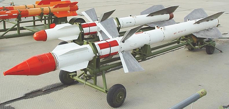 صواريخ الجو جو الروسية ومداها  Vympel-R-27R+R-27T-1S